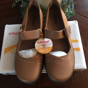 Vionic Sara orthoheel flats w/adj strap